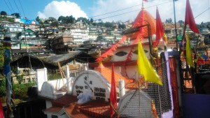 India, Darjeeling. Vista panoramica dallo Stupa accanto al mercato.