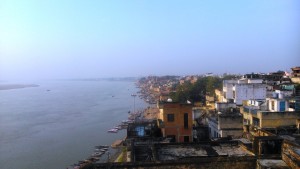 India, Varanasi. Panorama dalla terrazza della Brahamdev Ashram guest house