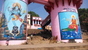 Varanasi, dipinti dalle parti del Dasawramedh ghat.