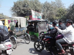 caos a Naisalak road